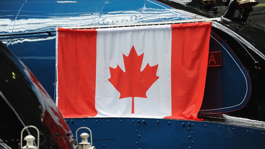 BoC mantiene tassi fermi