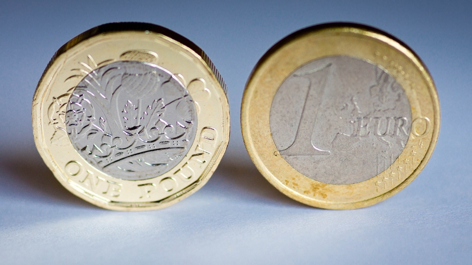 BoE sigue línea otros bancos