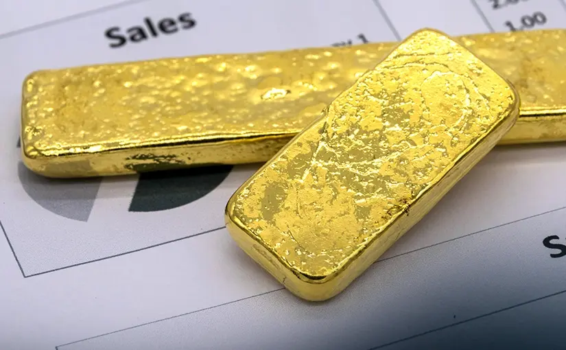 Gold Hits Record Above $4,700 on Trade Tensions