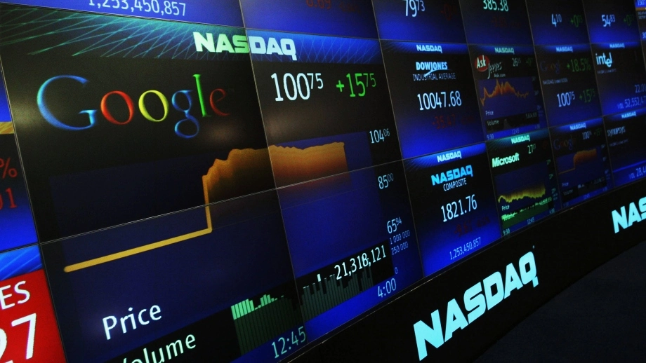 Wall Street divisa tra tech e tensioni geopolitiche